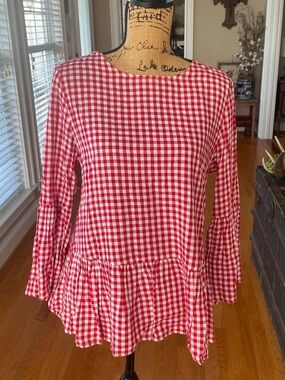 Red Gingham peplum top by Beachlunchlounge